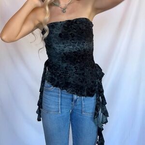Chic Black Strapless Lace Top